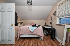 20-Upper-Unit-Bedroom
